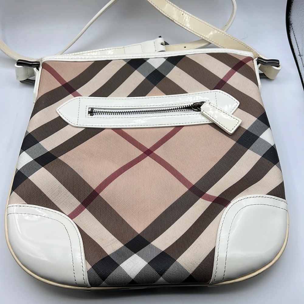 BURBERRY
Nova Check Small Dryden Crossbody Bag White